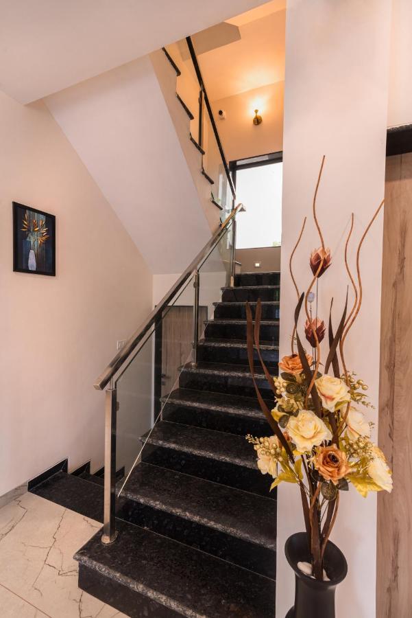 Saffronstays Aster, Plunge Pool Villa With Garden, Lonavala Kültér fotó